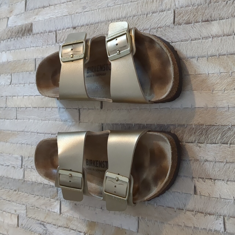 Birkenstock Women's Arizona Gold Sandals - Picture 2 of 8